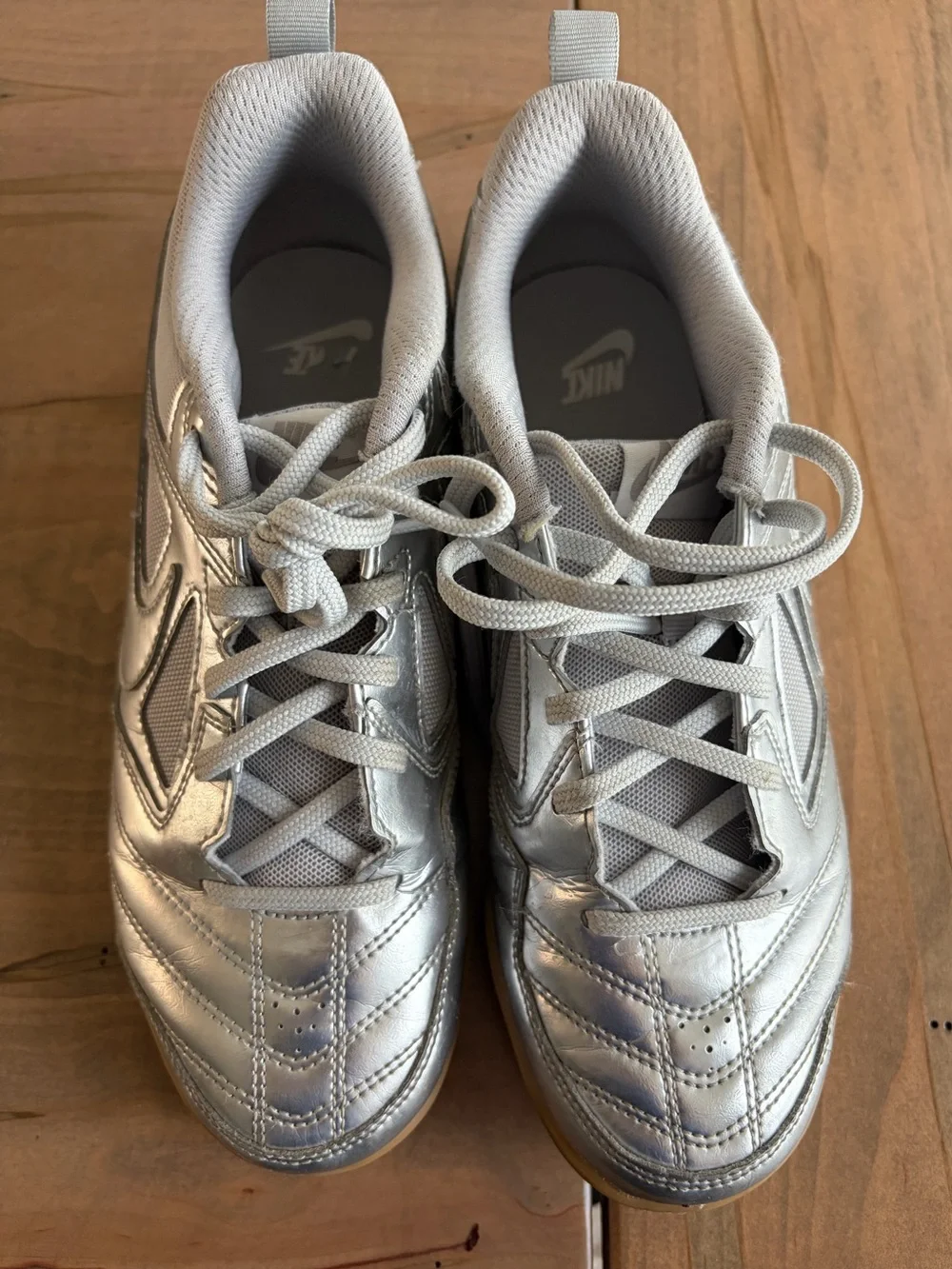 Nike Kids Silver Gato Lv8 Sneakers - boys size 6